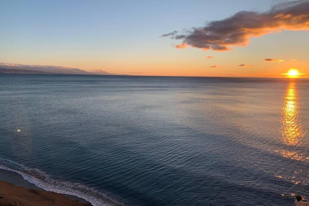 Amazing Frontline Sea Views Studio Apartment Castillo Del Vigia توريمولينوس المظهر الخارجي الصورة