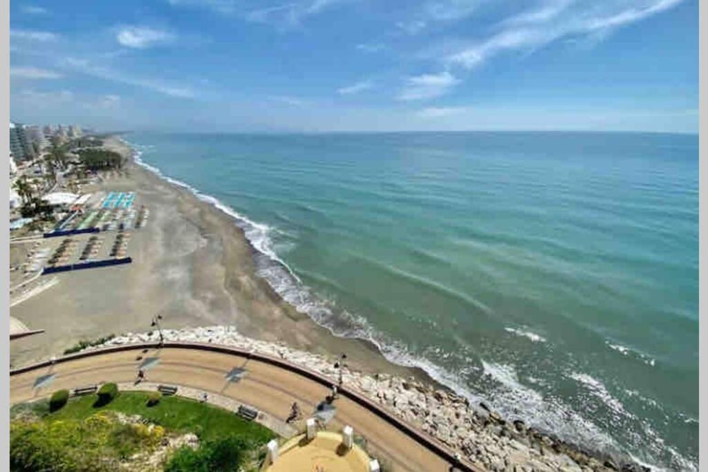 Amazing Frontline Sea Views Studio Apartment Castillo Del Vigia توريمولينوس المظهر الخارجي الصورة