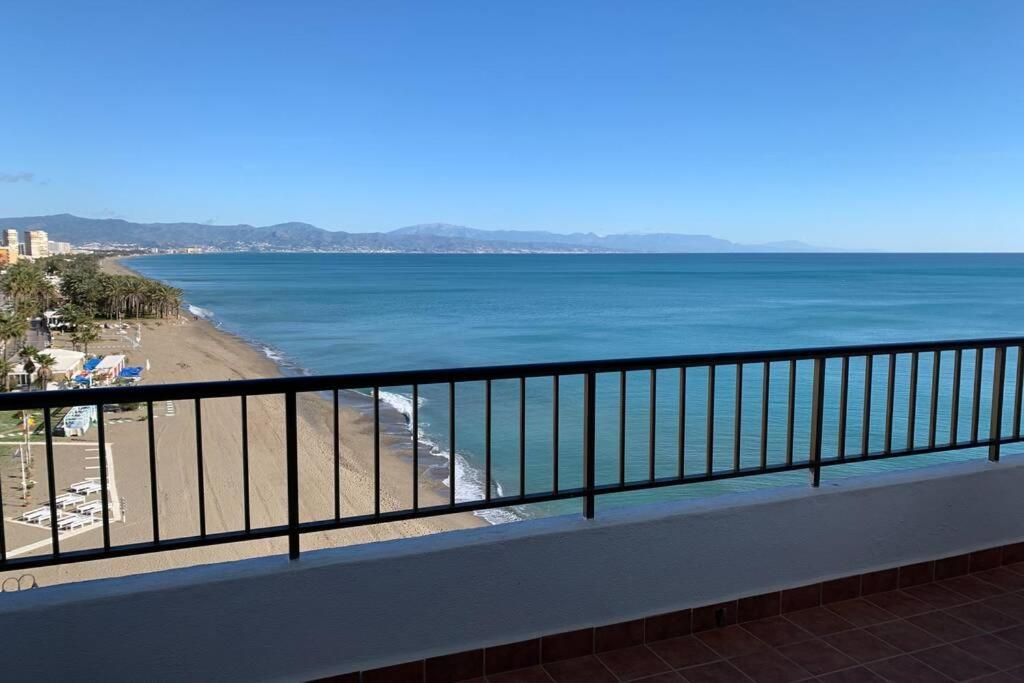 Amazing Frontline Sea Views Studio Apartment Castillo Del Vigia توريمولينوس المظهر الخارجي الصورة