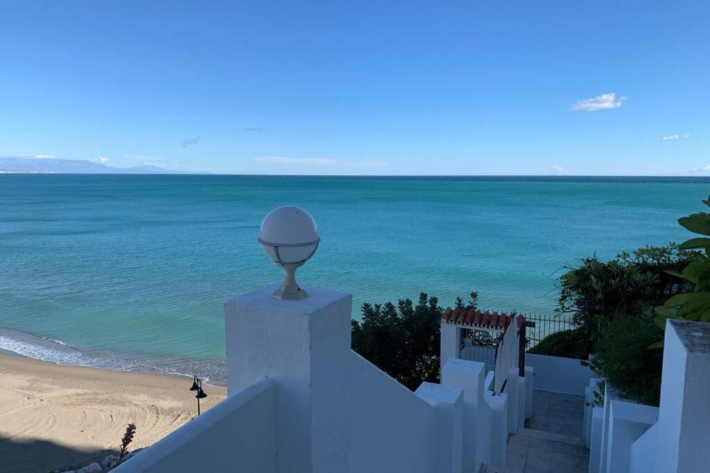 Amazing Frontline Sea Views Studio Apartment Castillo Del Vigia توريمولينوس المظهر الخارجي الصورة