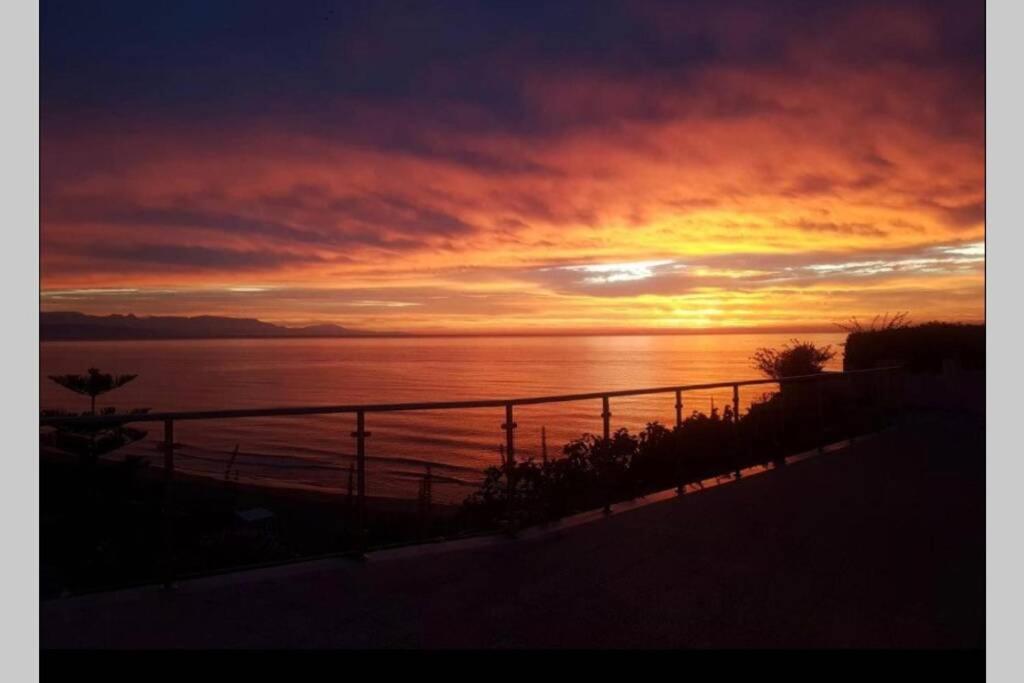 Amazing Frontline Sea Views Studio Apartment Castillo Del Vigia توريمولينوس المظهر الخارجي الصورة