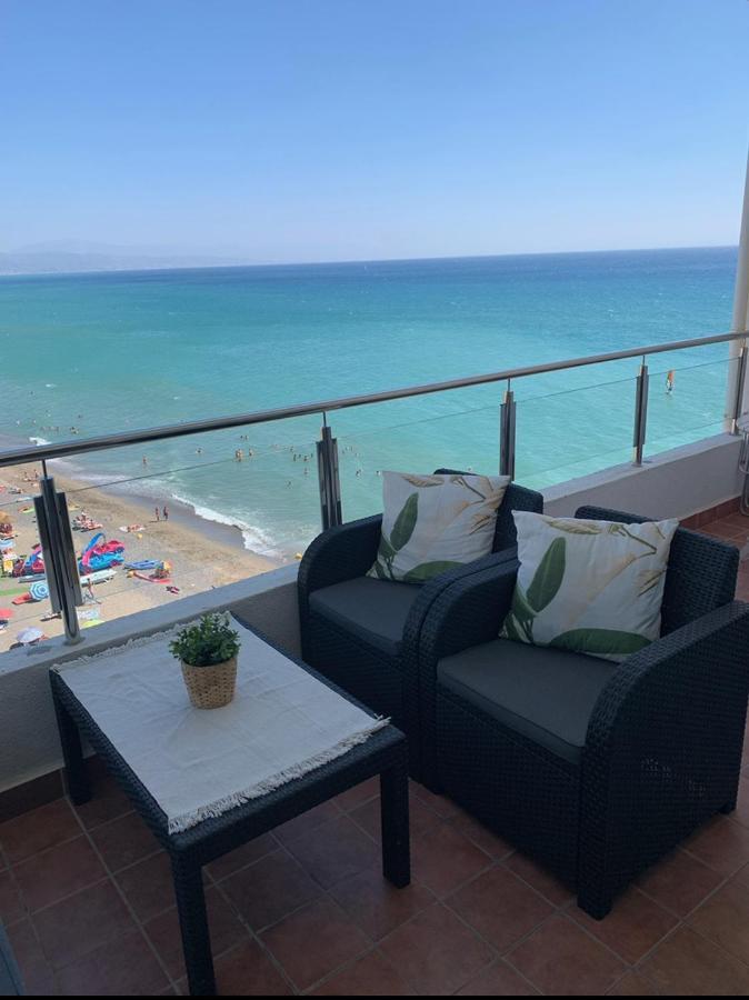 Amazing Frontline Sea Views Studio Apartment Castillo Del Vigia توريمولينوس المظهر الخارجي الصورة